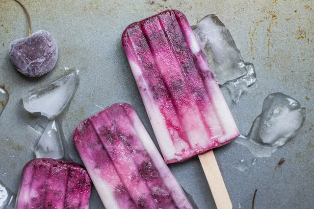 Easy wine popsicle recipe ideas.