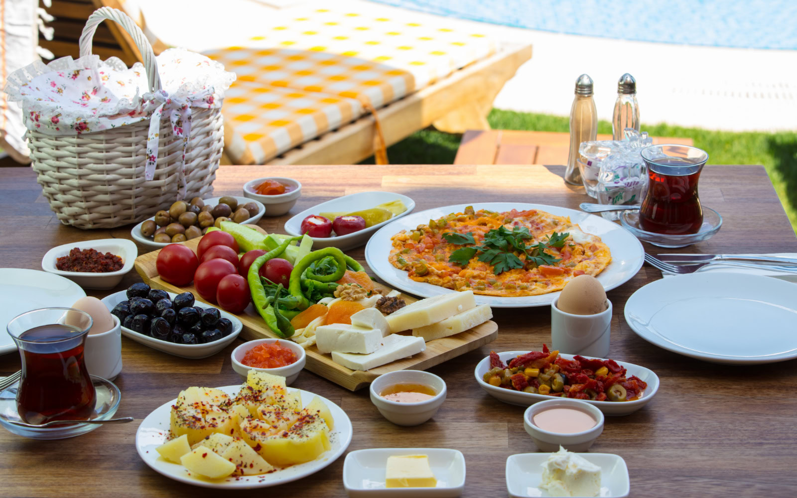 10 Popular Mediterranean Food and Wine Pairing Suggestions