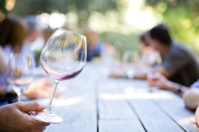 wine tasting and serving order tips
