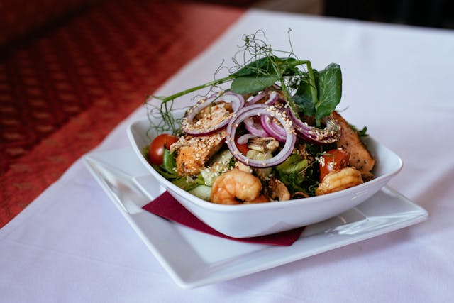 low-calorie shrimp salad summer food