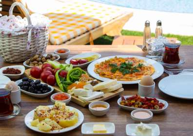 10 Popular Mediterranean Food and Wine Pairing Suggestions