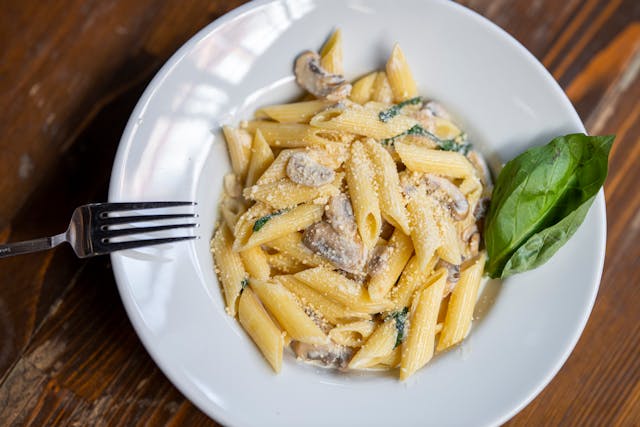 How to pair wine with sauce.